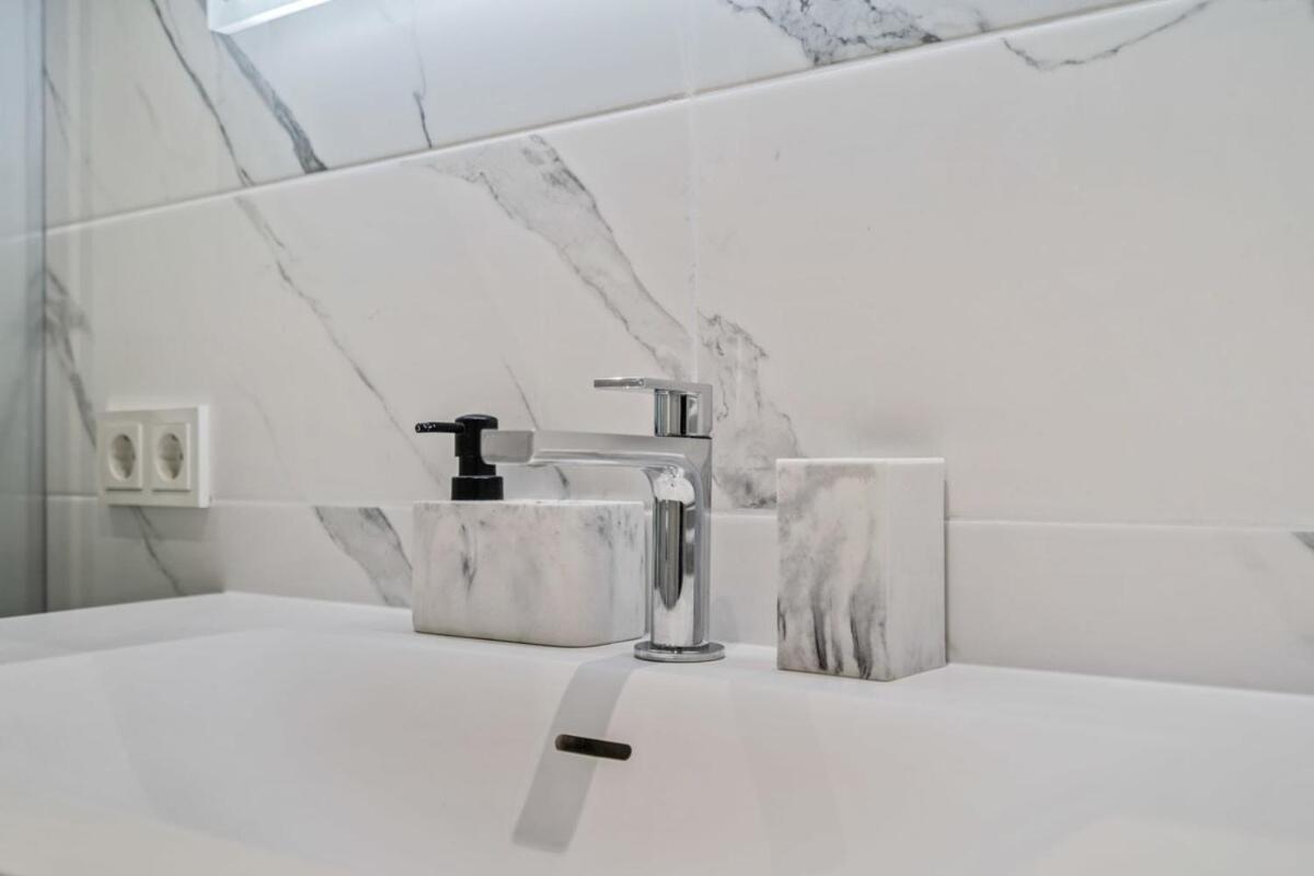 Appartement De Luxe 1 Chambre A Coucher, Centre Commercial, Piscine Et Fitness لوكسمبورغ المظهر الخارجي الصورة